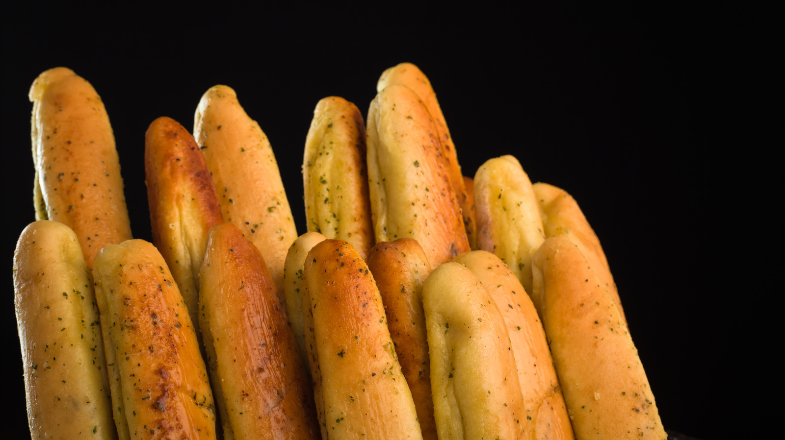 Why Olive Garden Customers Complain About The Breadsticks, Despite Their Popularity