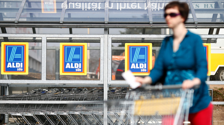 Grocery shopper at Aldi