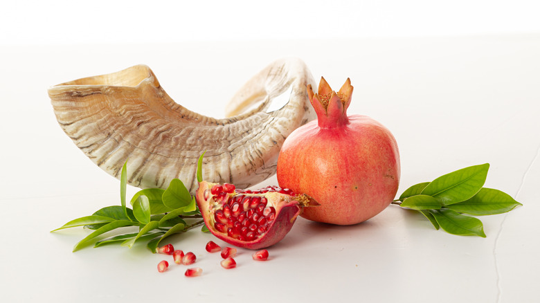 Pomegranate and shofar