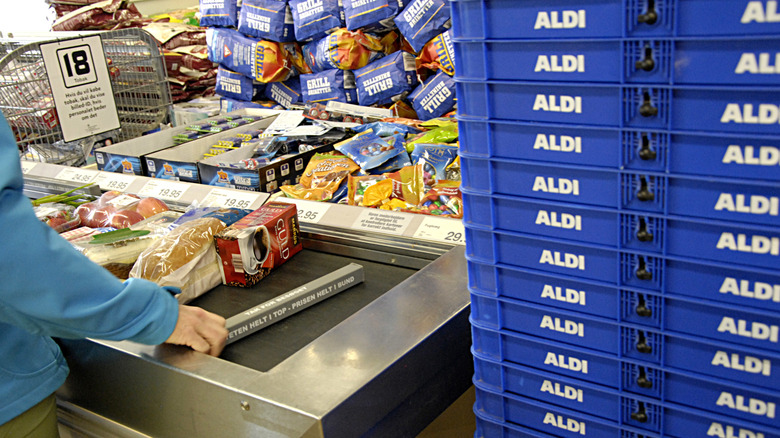 An Aldi checkout lane