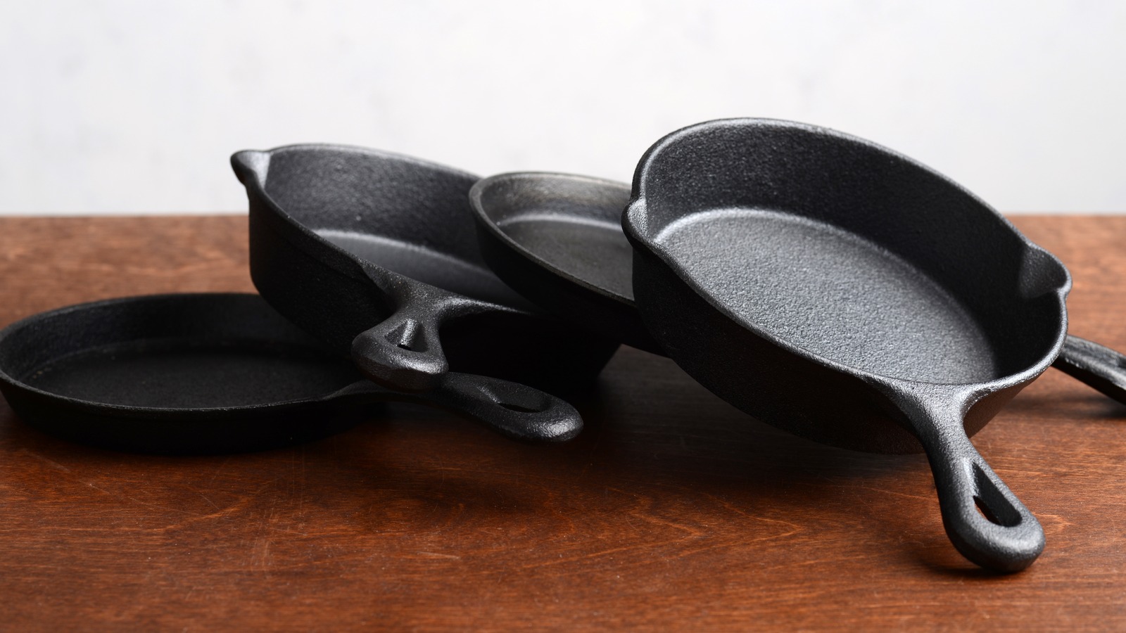 Why The Markings On Your Griswold Cast Iron Pans Don't Matter