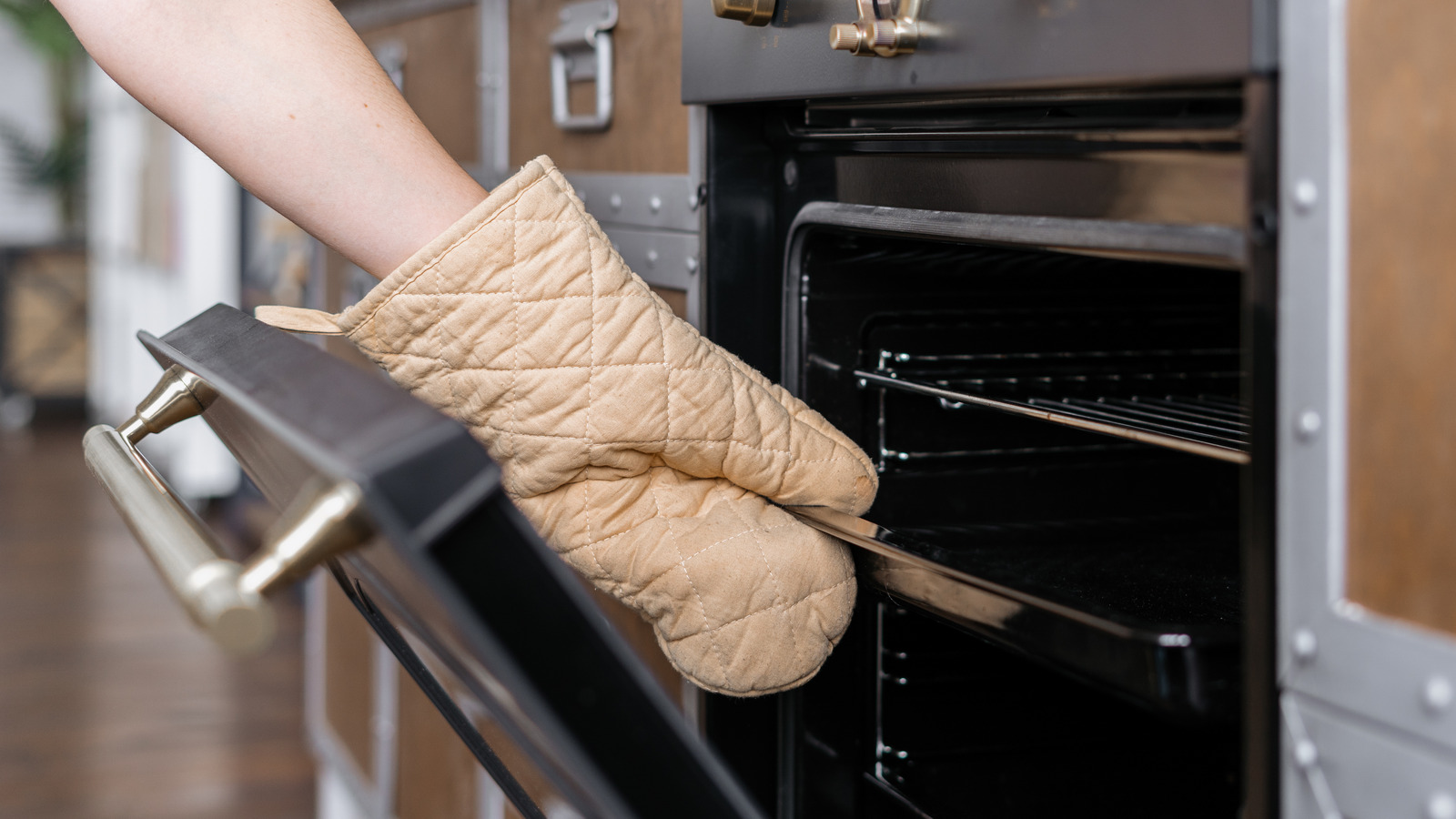 Why The Position Of Your Oven Racks Is Actually Important