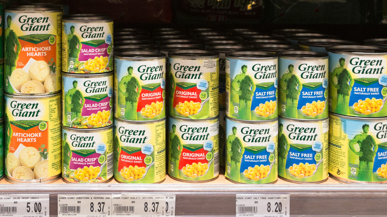 store display of canned vegetables