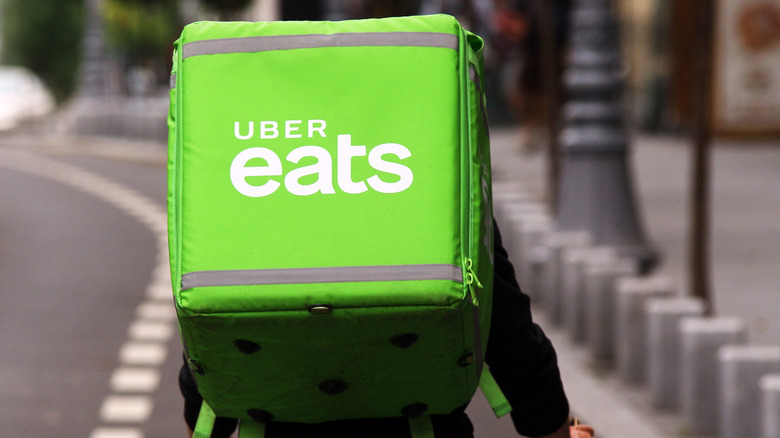 uber eats delivery worker