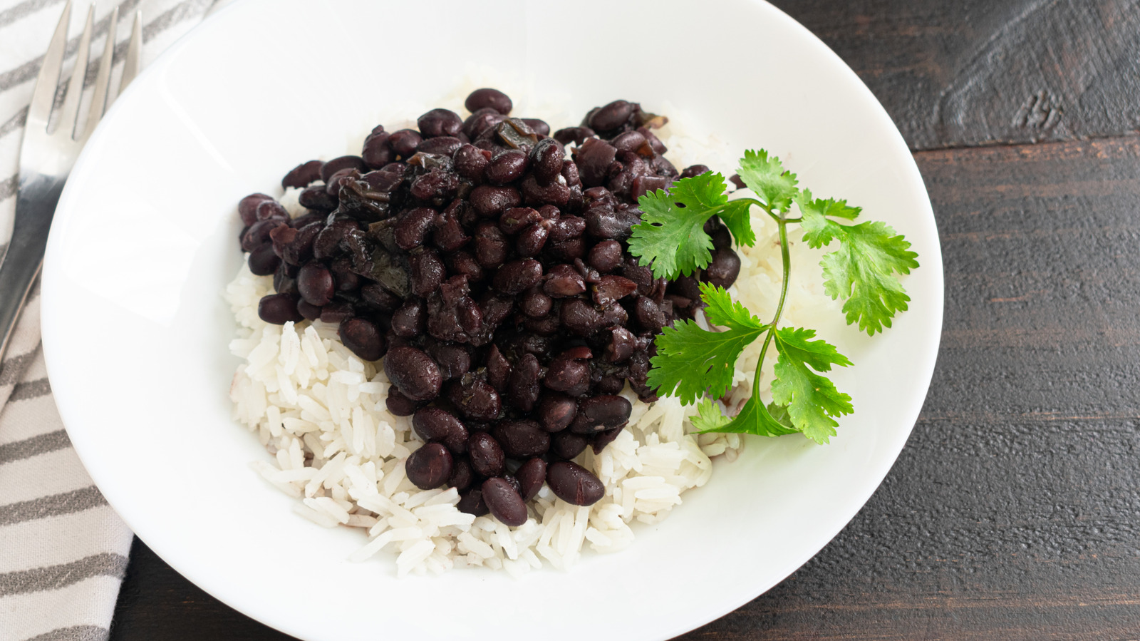 Why White Rice And Black Beans Should Always Be In Your Pantry