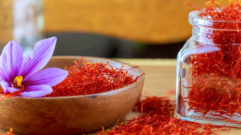 Saffron in bowl and jar