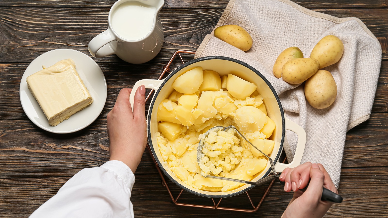 Why You Should Always Start With Cold Water When Cooking Mashed Potatoes