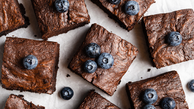 Brownies with blueberries 