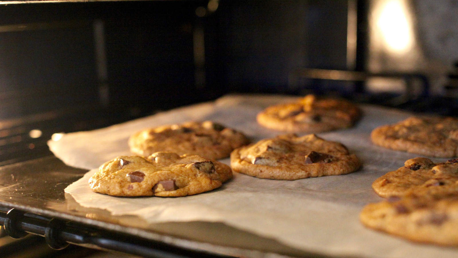 Why You Should Avoid Using Old Cookie Sheets