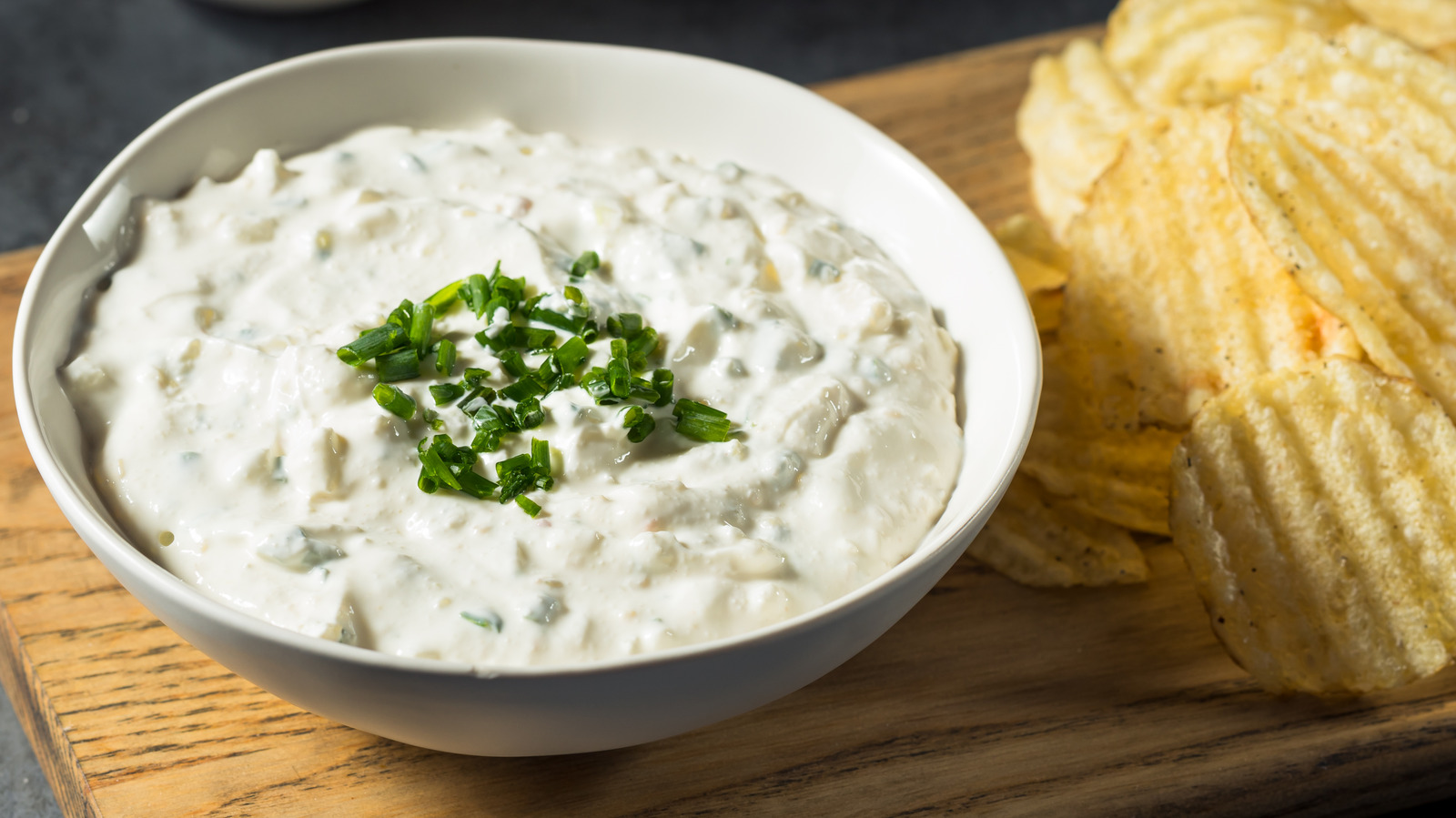 Why You Should Be Adding Charred Scallions To Your Onion Dip