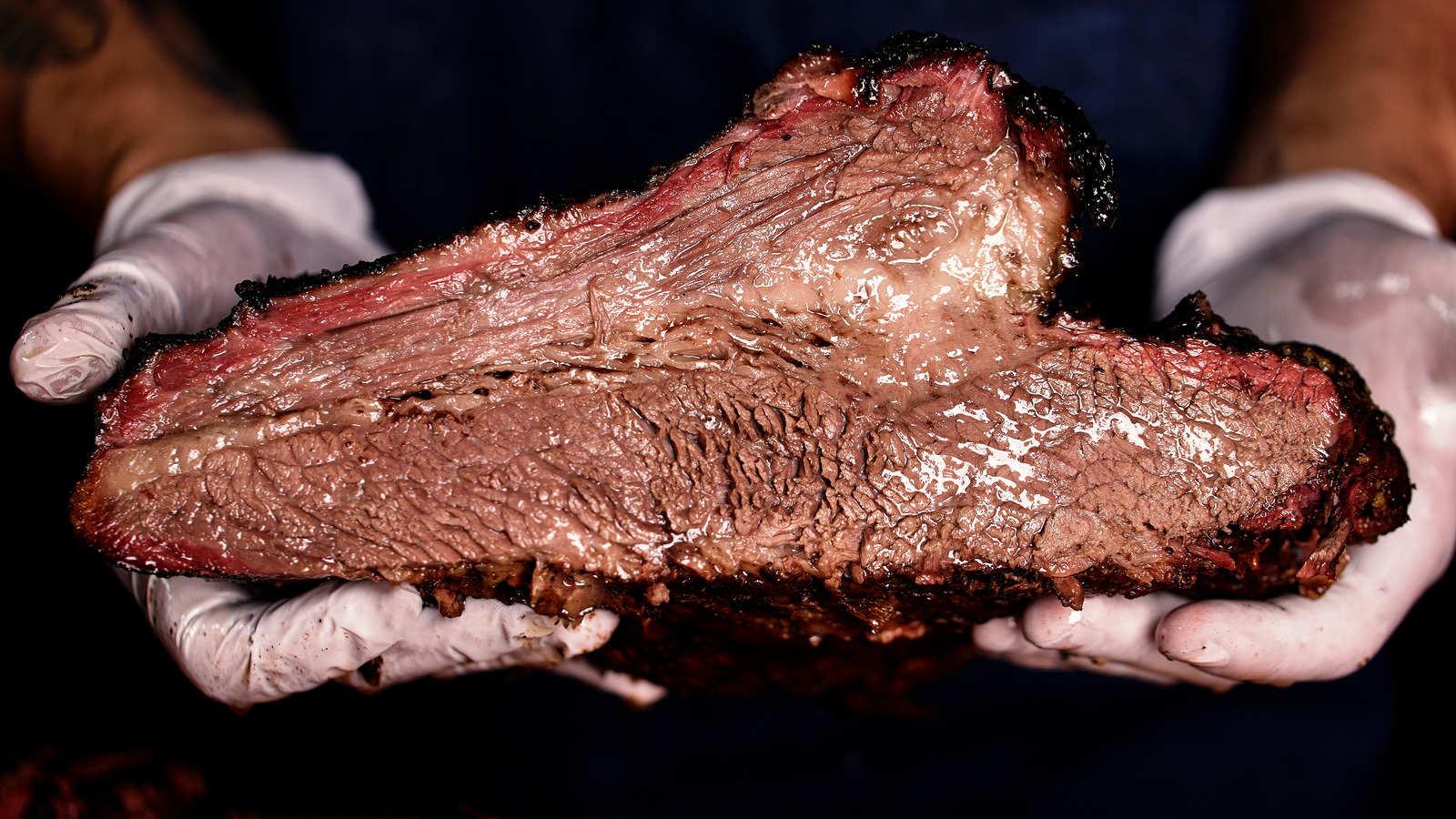 https://www.tastingtable.com/img/gallery/why-you-should-be-careful-when-saucing-smoked-meat/l-intro-1665760428.jpg