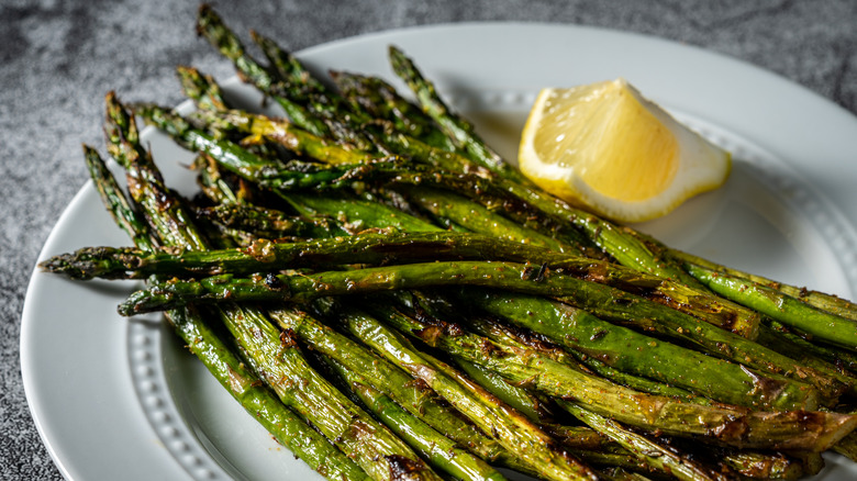 A plate of grilled asparagus