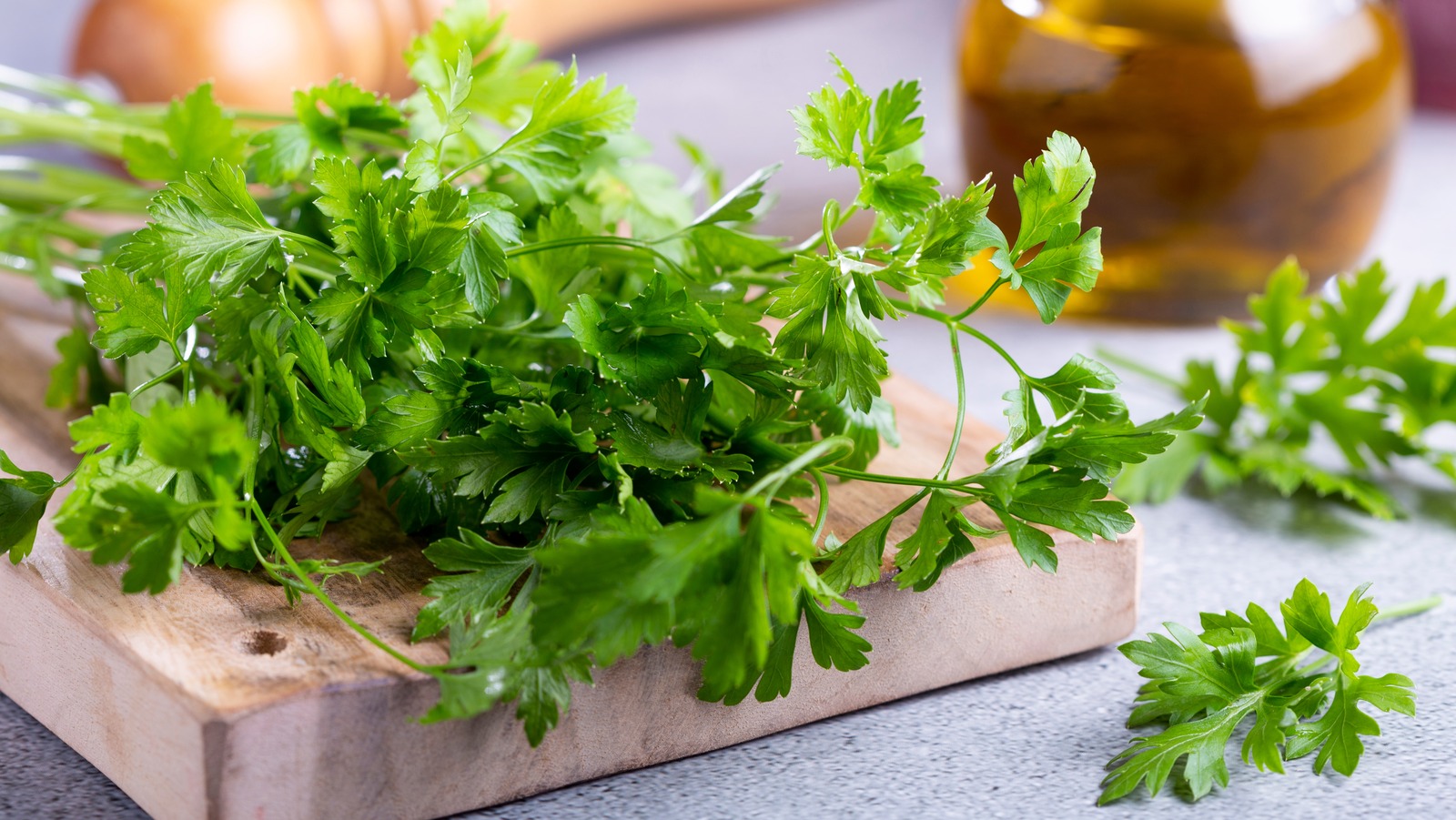 Why You Should Eat More Parsley If You're Following The Keto Diet