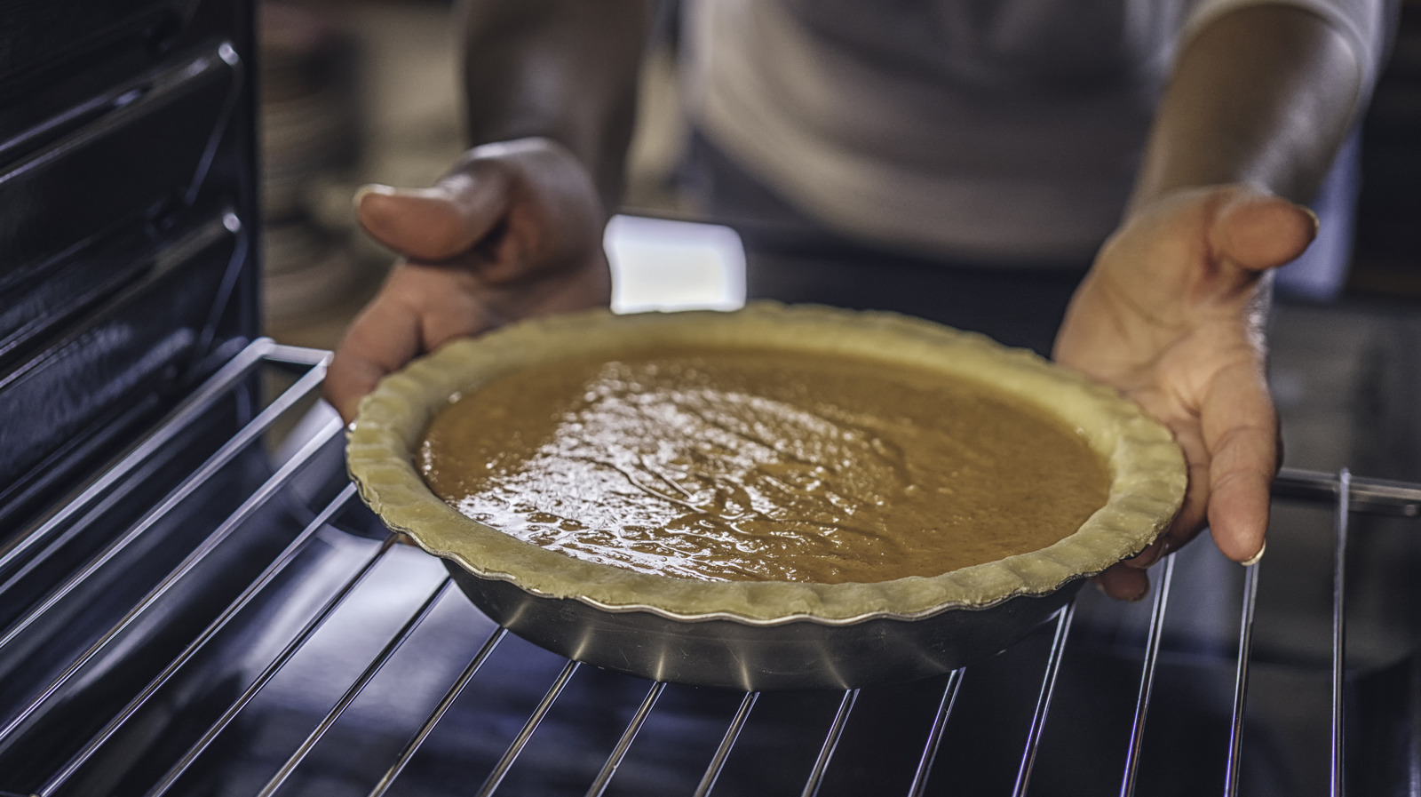 Why You Should Leave Your Pumpkin Pie In The Oven After It's Done