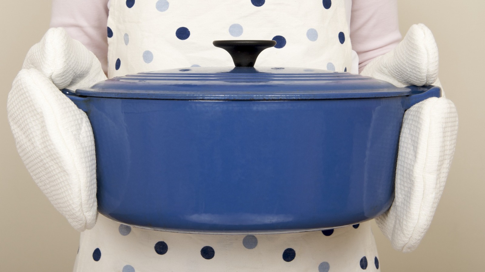 Why You Should Never Use Citrus To Clean Stoneware