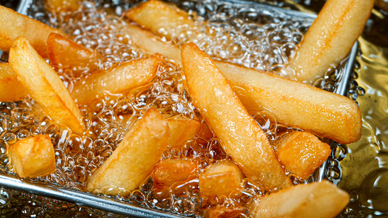 Fries in deep fryer