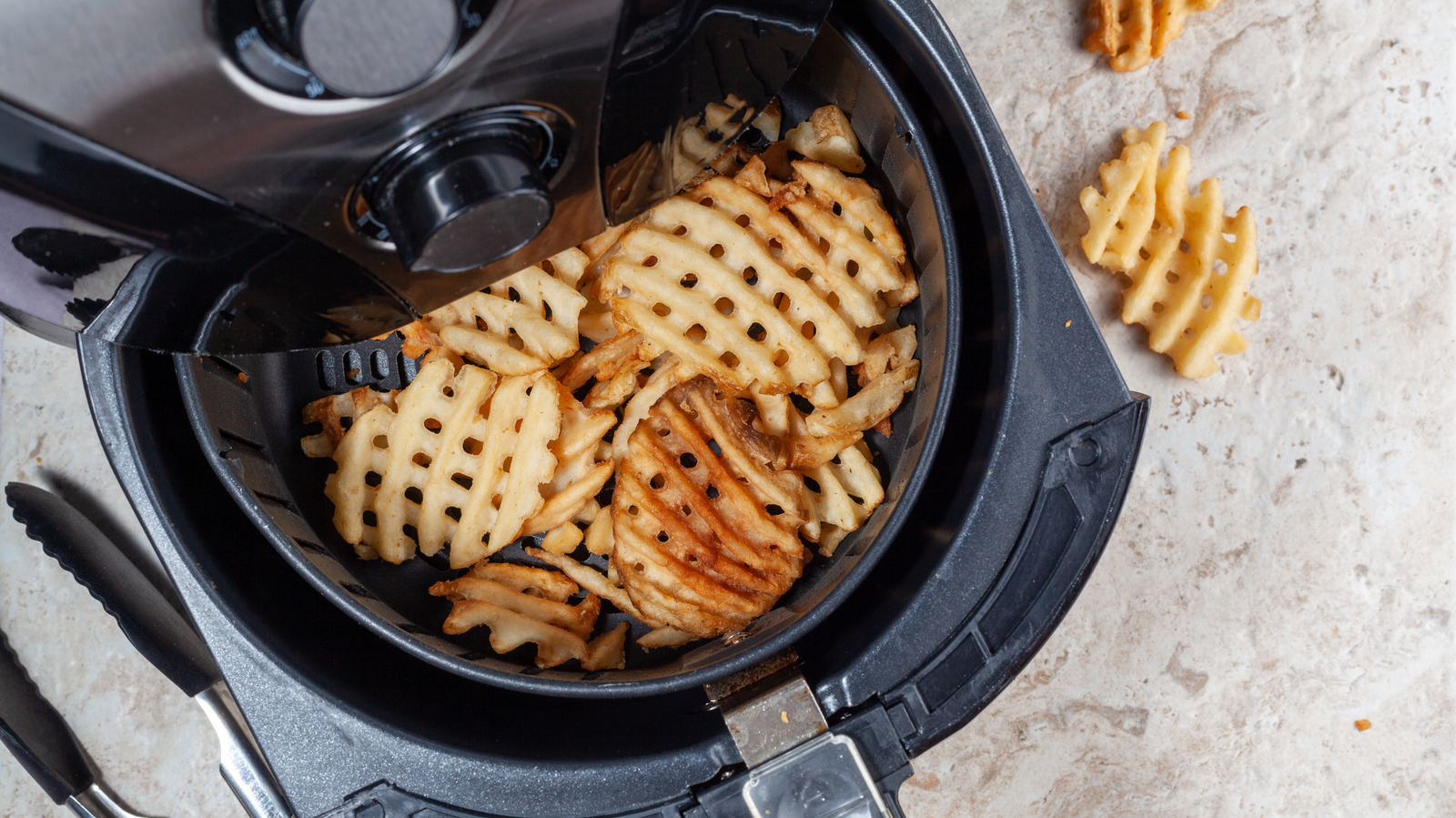Should I Use an Air Fryer Liner? Everything You Need To Know – Curly's  Cooking