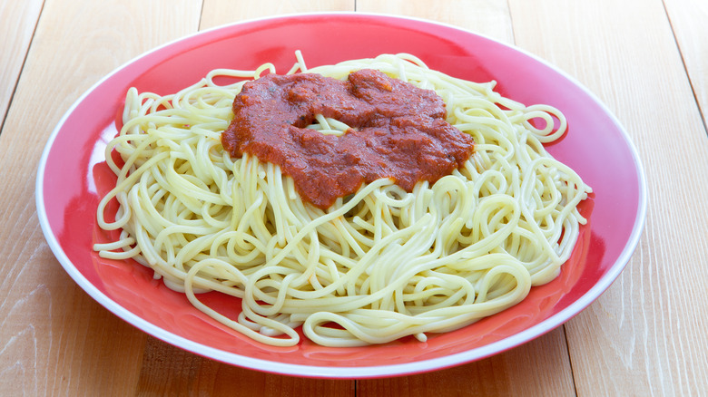 bland pasta marinara in plate