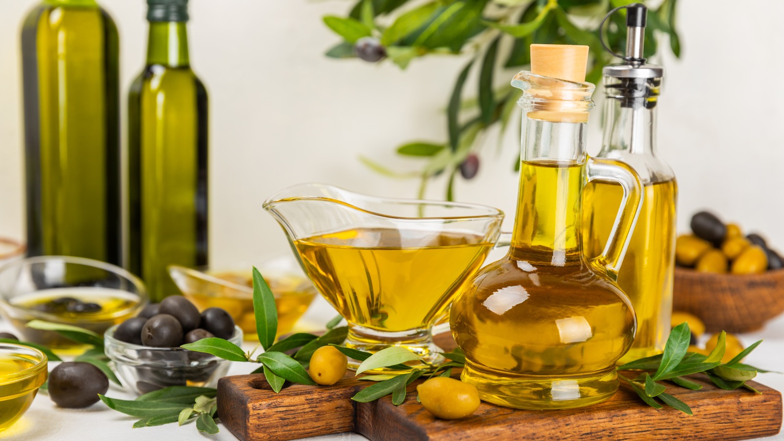 Why You Should Use Olive Oil Powder On Food And How To Make It