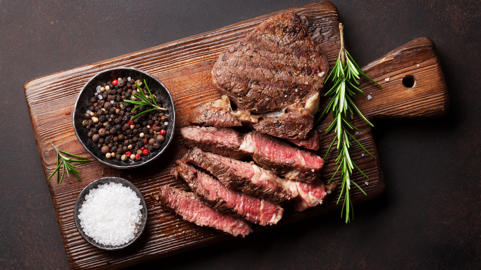 Why You Shouldn't Cut Into Steak To Check For Doneness