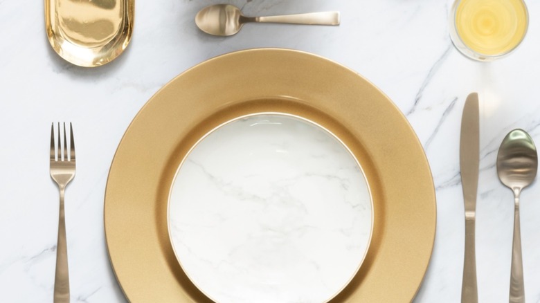 Place setting with gold charger