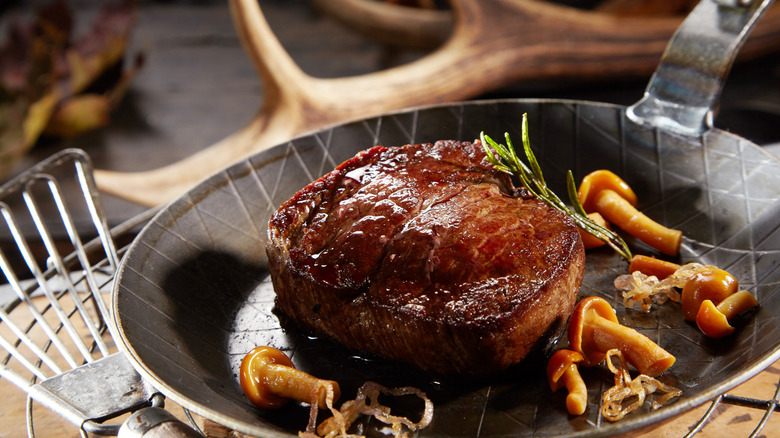 venison steak with mushrooms