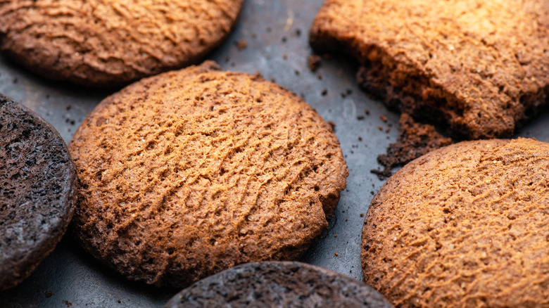 Burnt oatmeal cookies
