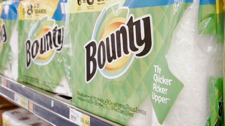 6 Pack of Bounty Paper Towels on sale at local Winco Store.