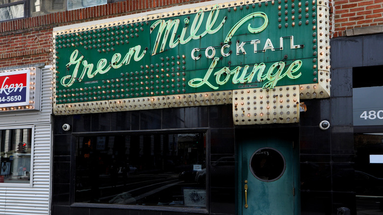 Exterior of Green Mill Cocktail Lounge