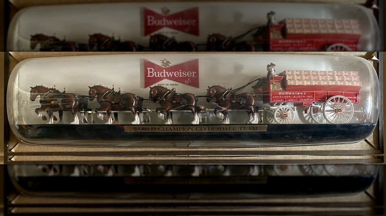 Budweiser Clydesdales lighted bar sign