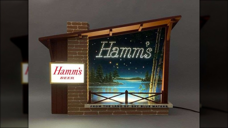 Hamm's Beer starry sky motion sign with "Hamm's" spelled out in the stars