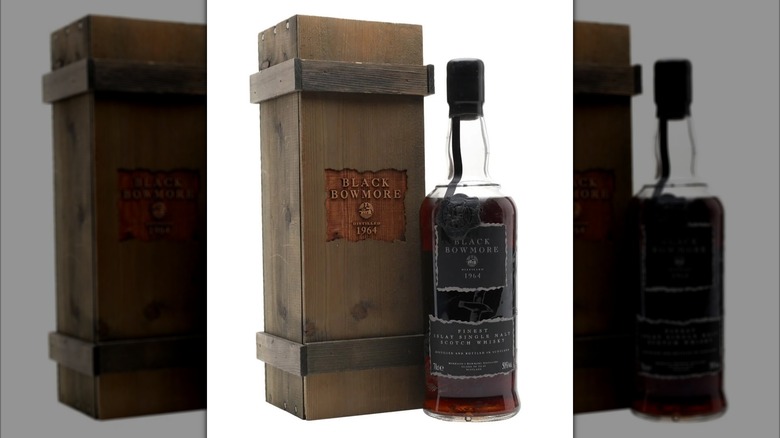 Bottle and wooden presentation box Black Bowmore 1964 29 Year Old First Edition