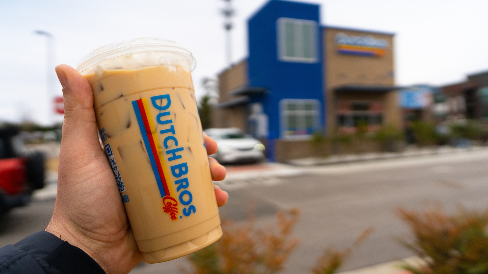 You Can Make Dutch Bros' Signature Golden Eagle Coffee In Your Kitchen (It's Easy) - Tasting Table