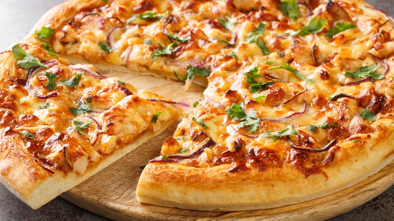 barbecue chicken pizza