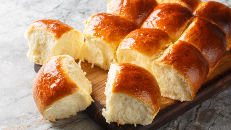Dinner rolls