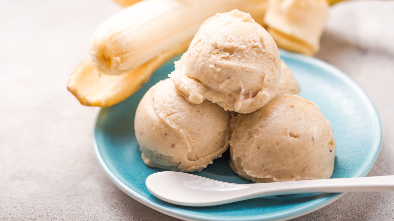 You Only Need 2 Ingredients For This Frozen Banana Dessert With No Added Sugar