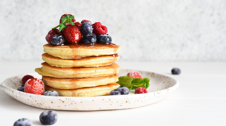 Pancakes with berries 