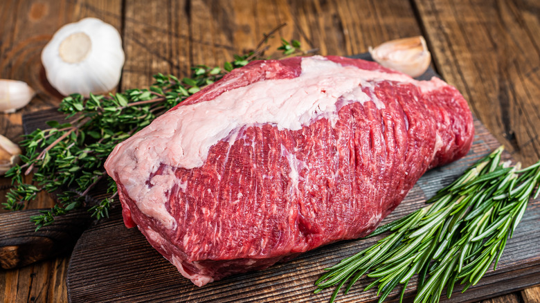 You Should Pay Attention To Muscle Fibers Before Cooking A Cut Of Beef