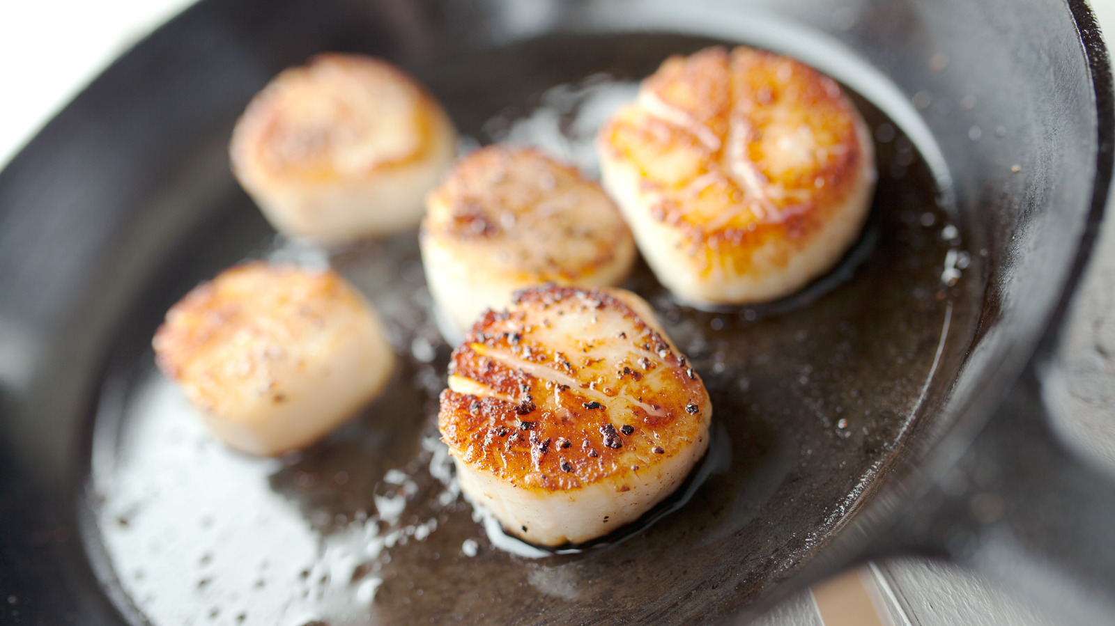 You Should Start Soaking You Scallops In Milk. Here's Why