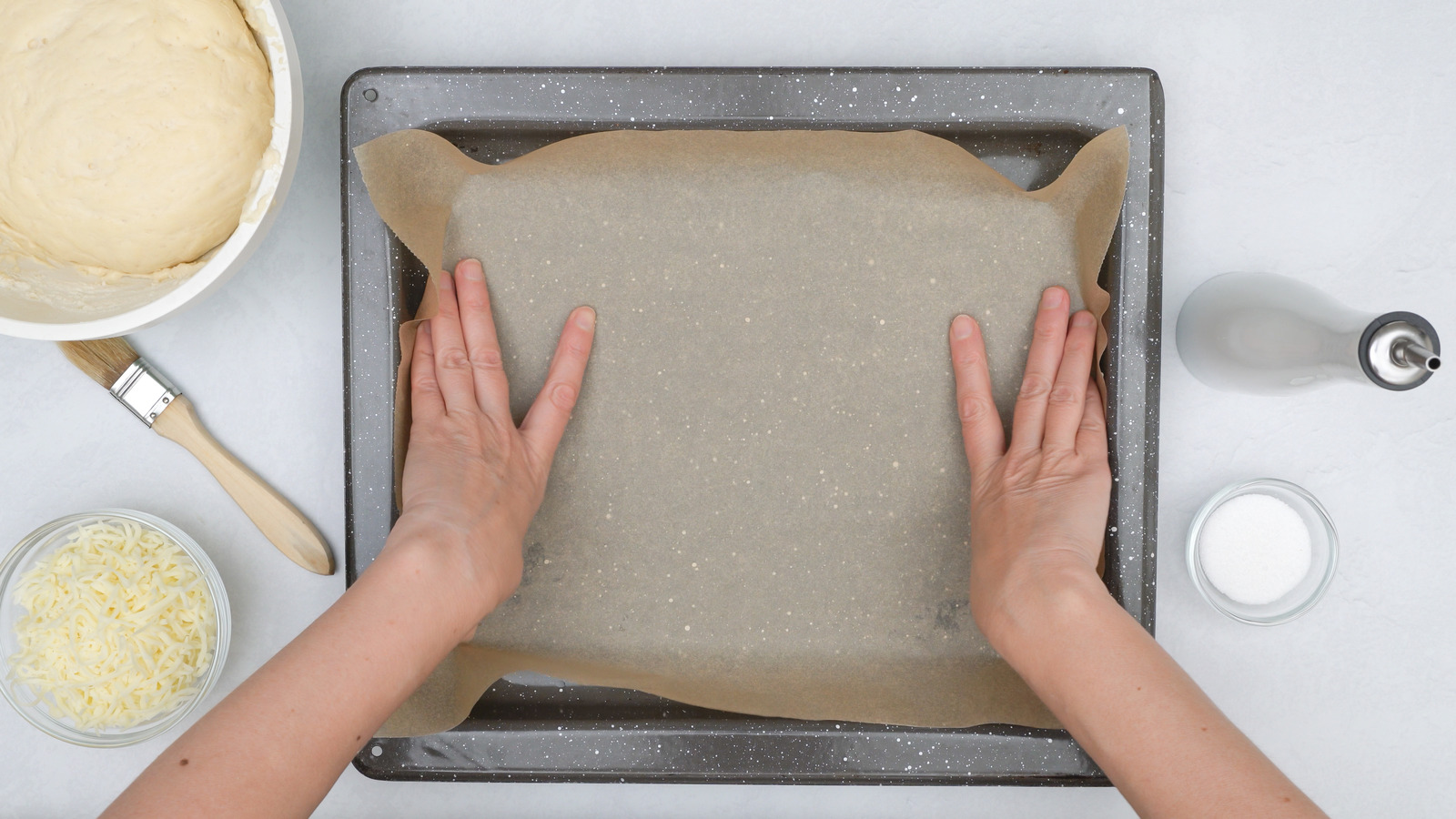 можно ли выпекать пиццу на фольге в духовке вместо пергаментной бумаги фото 52