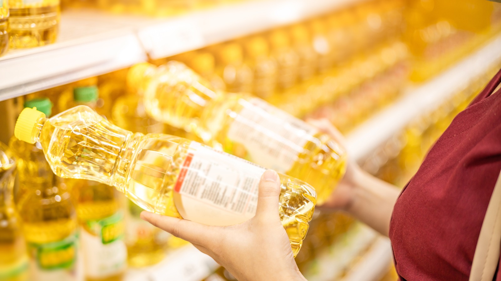 You Should Think Twice Before Buying Cooking Oil In Bulk