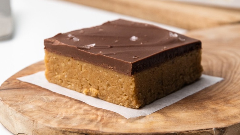 sliced peanut butter bar