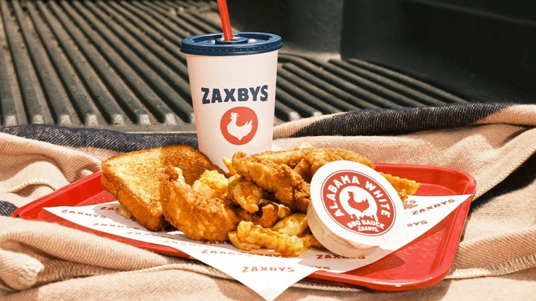 Zaxby's meal with chicken and drink